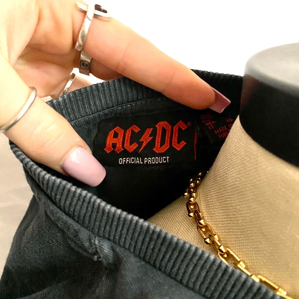VINTAGE DISTRESSED AC/DC GRAPHIC T-SHIRT - Picture 3 of 4